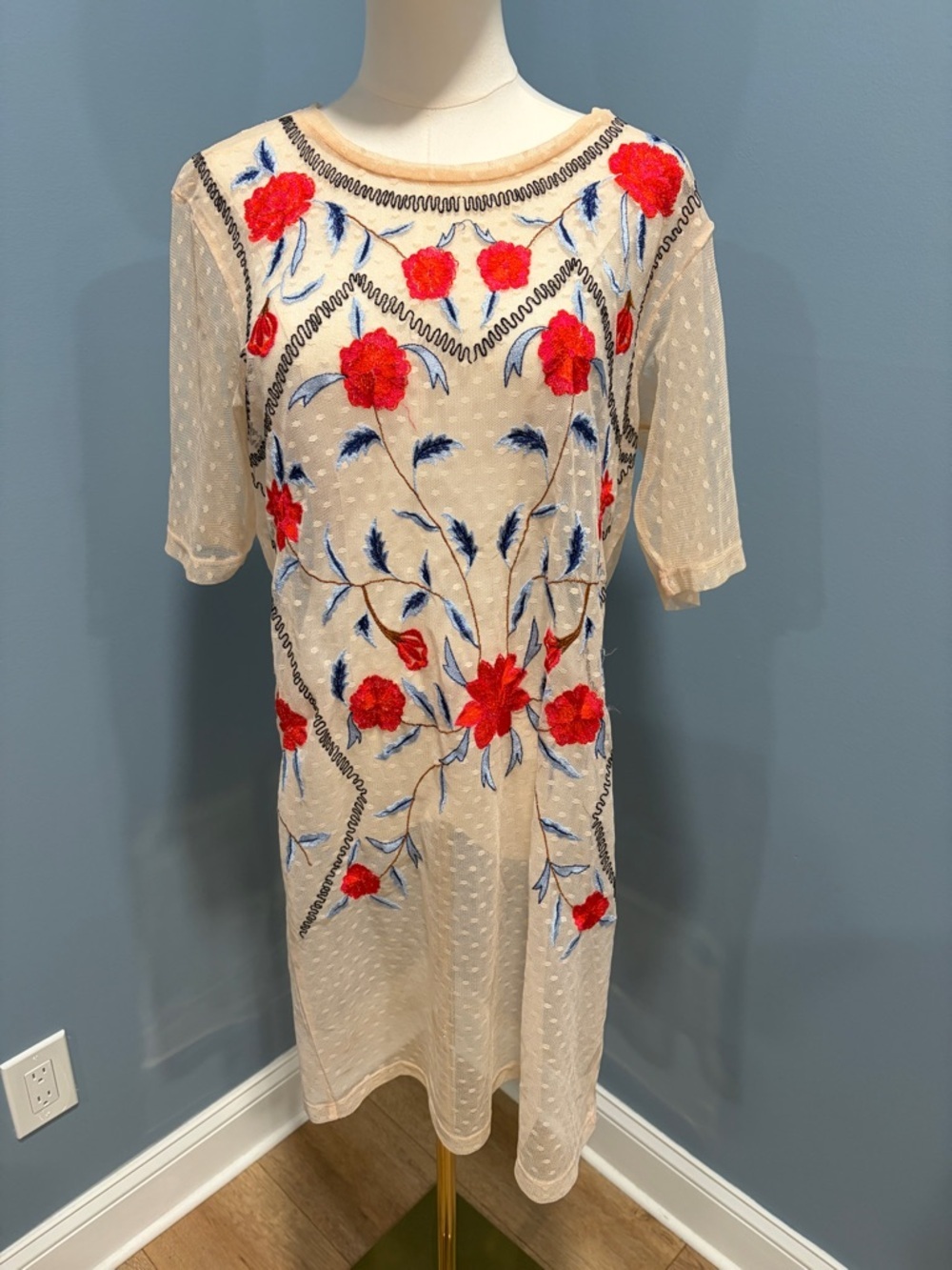River Island Cream Mesh Tunic with Red & Blue Floral Embroidery Size M